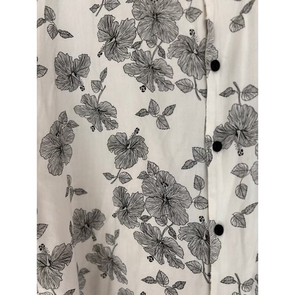 Truth Substance - Floral Short Sleeve Button-Up - Picture 2 of 4